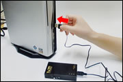 USB�P�[�u�����p�\�R���iUSB�|�[�g�j�ɐڑ�
